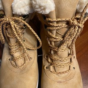 Shelling Lined Suede Boots
